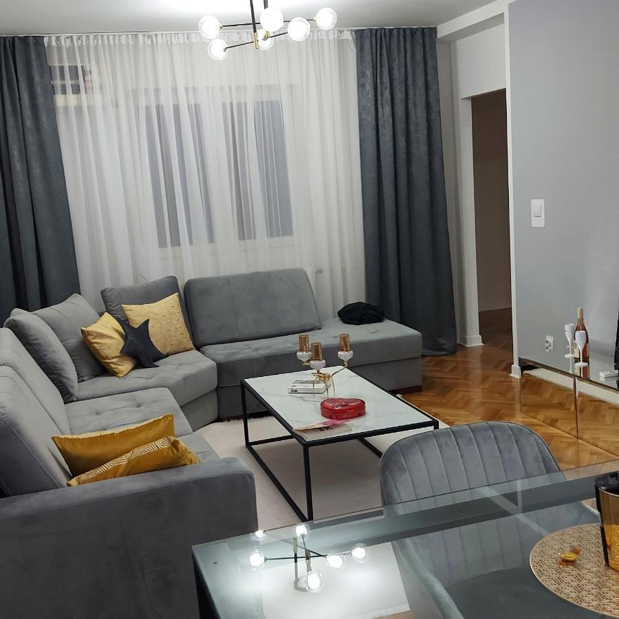 Mariposa Apartment Smederevo Bagian luar foto
